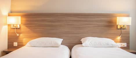 Twin Room | Premium bedding, desk, soundproofing, iron/ironing board