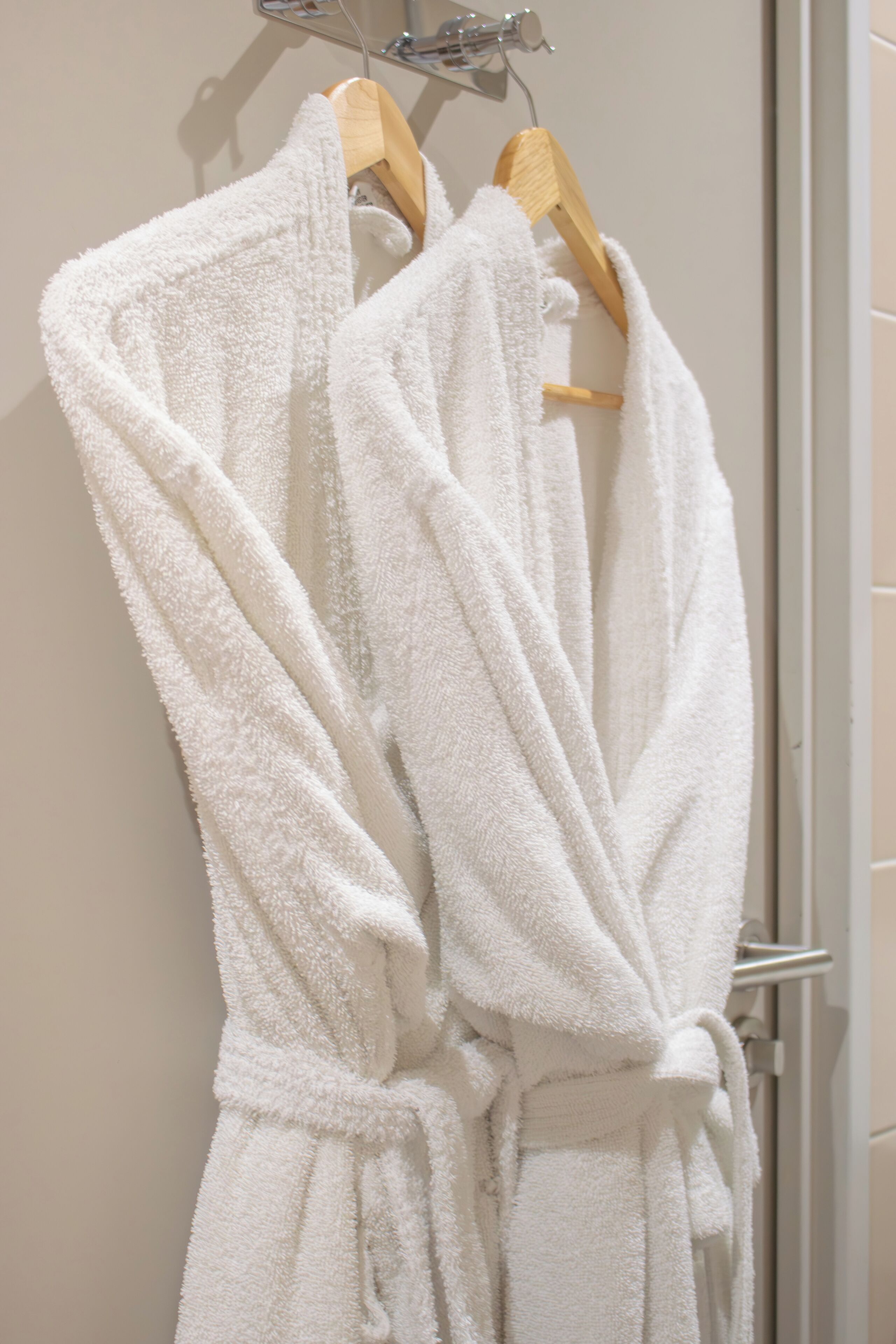 double room balnéo | premium bedding, desk, soundproofing, iron/ironing board