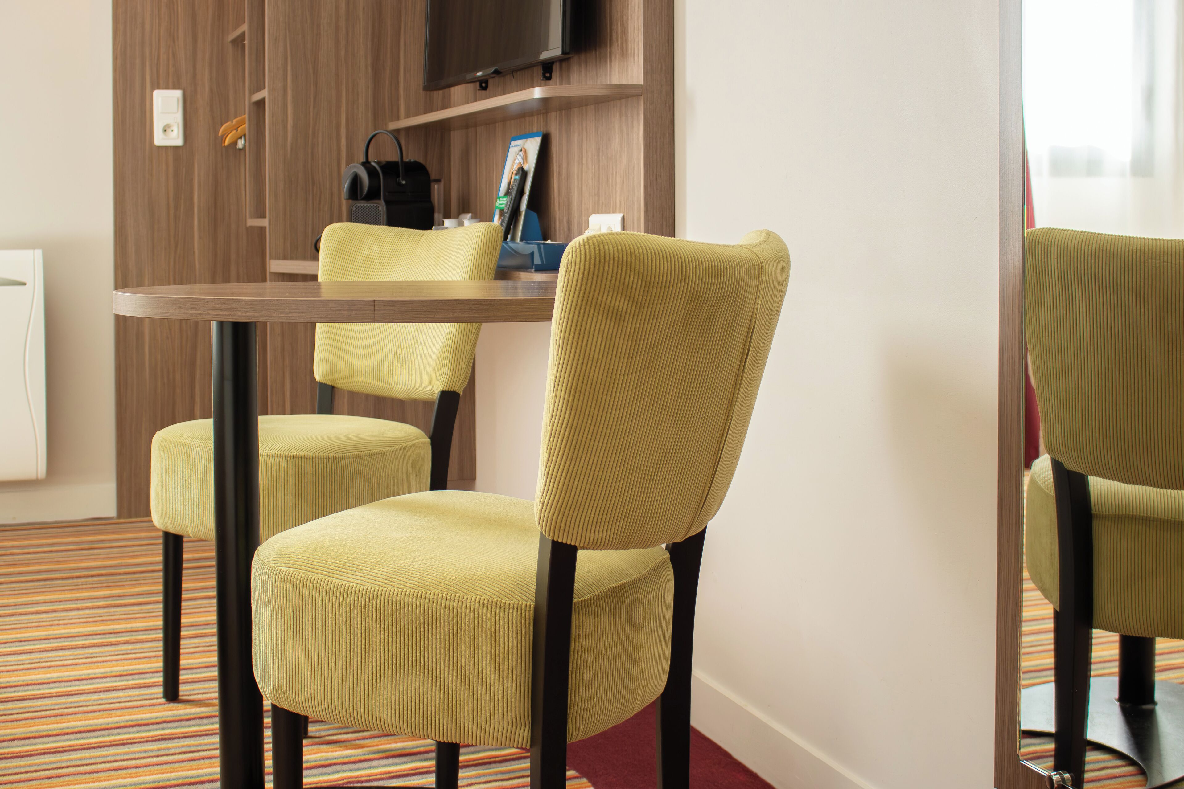 double room, accessible | premium bedding, desk, soundproofing, iron/ironing board