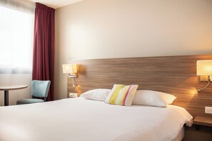 Ropa de cama de alta calidad, escritorio y sistema de insonorización 