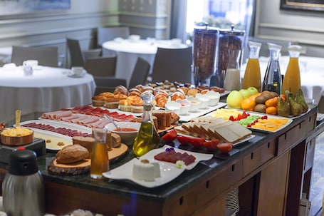 Daily buffet breakfast (EUR 14 per person)