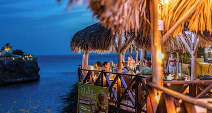 Bahia Apartments & Diving