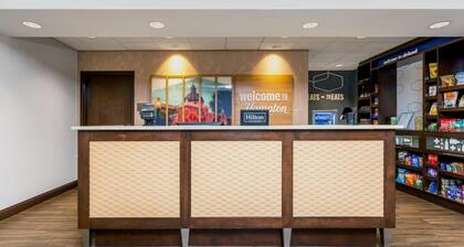 Hampton Inn & Suites Deland