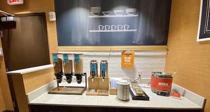 Hampton Inn & Suites Deland