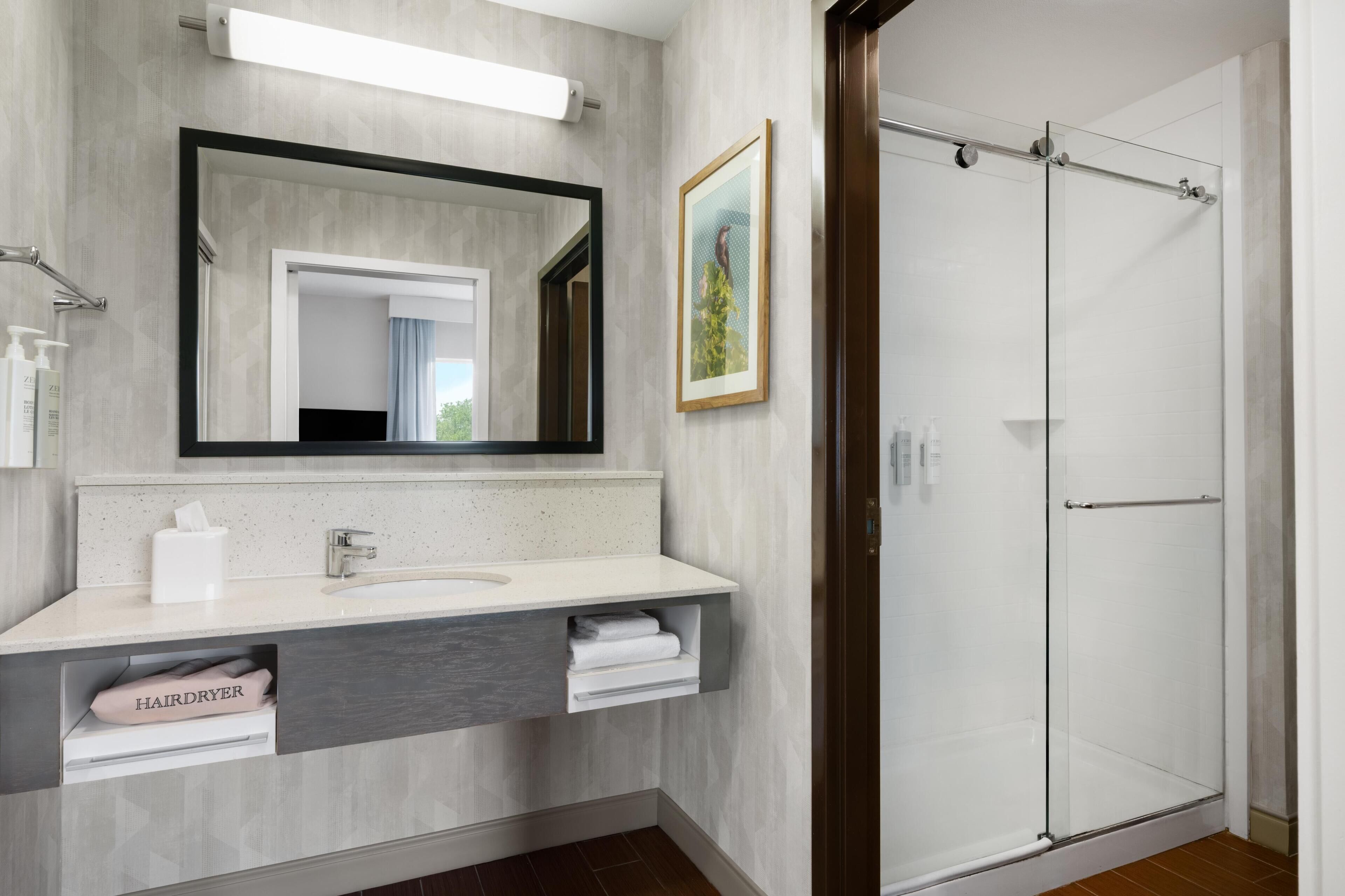Studio, Non Smoking, Refrigerator & Microwave (Wet Bar) | Bathroom shower