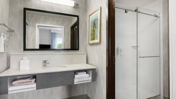Studio, Non Smoking, Refrigerator & Microwave (Wet Bar) | Bathroom shower
