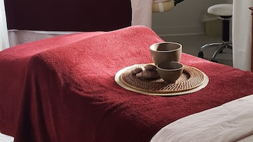 Aguas termales y envolturas corporales