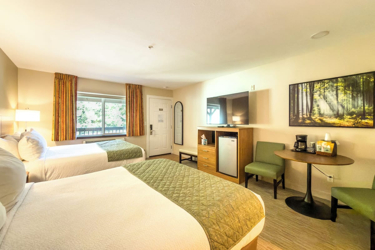Standaard kamer, 2 queensize bedden | 1 slaapkamer, individueel gemeubileerd, een bureau