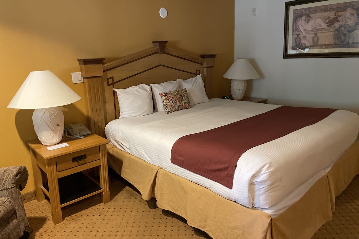 Deluxe Room, 1 King Bed, Hot Tub