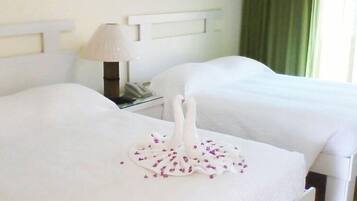 Minibar, in-room safe, desk, iron/ironing board