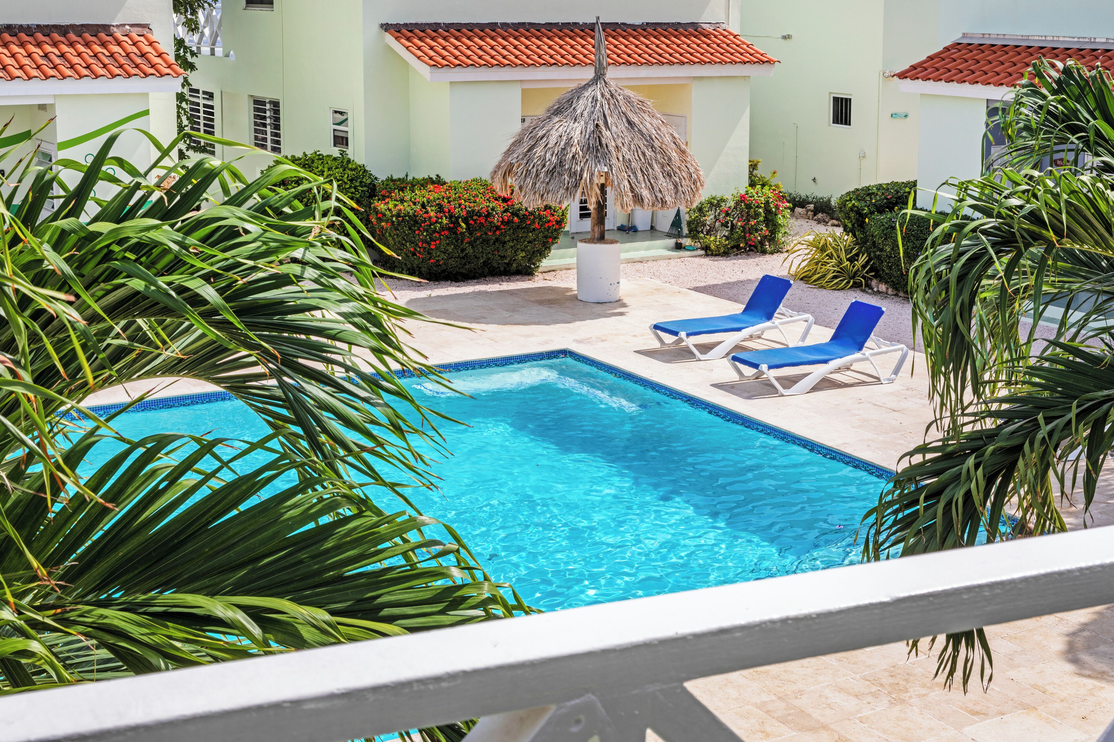 studio, pool view | balcony view