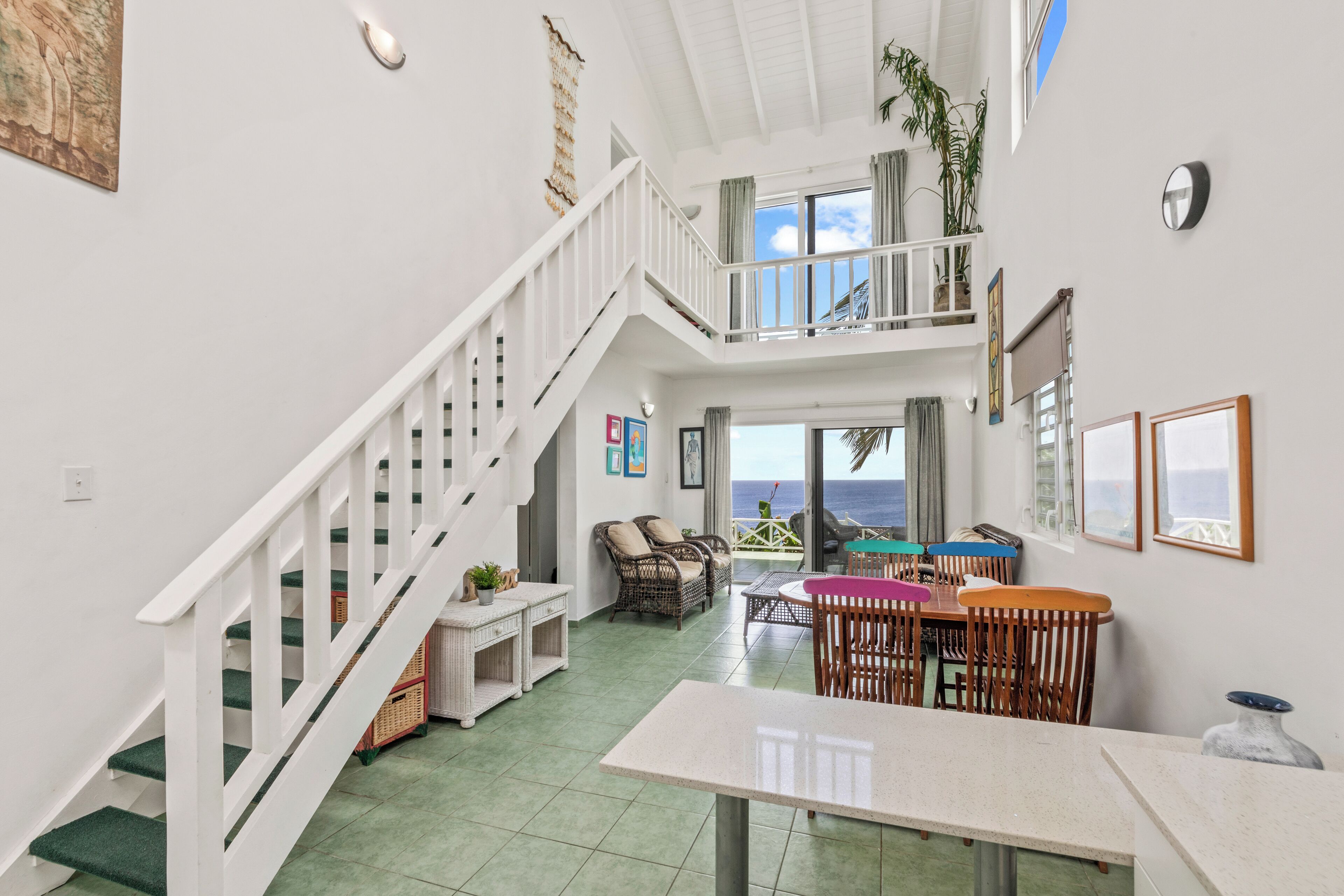 bungalow, 3 bedrooms, ocean view | living area