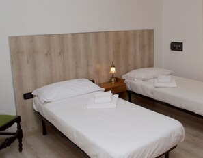 Apartment, 2 Bedrooms, Kitchen (Amyway Via dei Ronchi 8) | Cots/infant beds, free WiFi