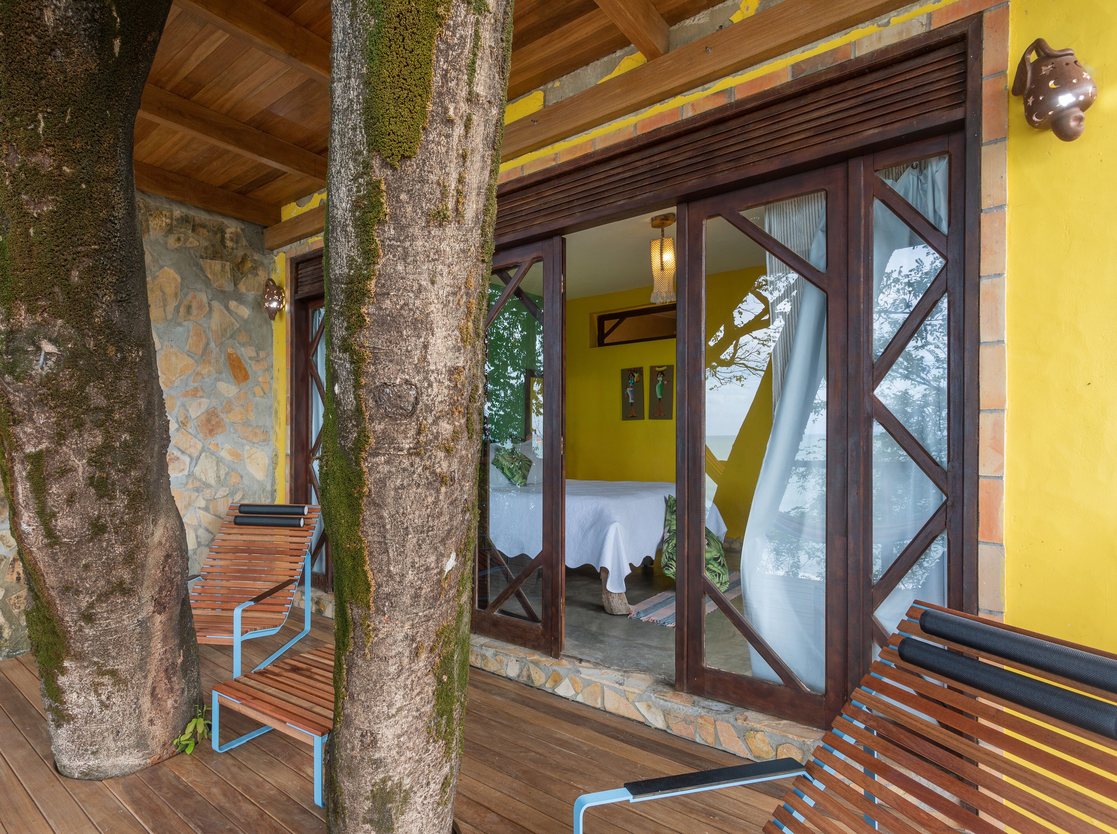 Suíte standard, vista para o oceano | Área de estar | TV LED 32 polegadas com canais via satélite, TV