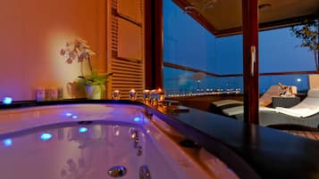 Suite Deluxe | Tina de hidromasaje privada