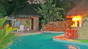 Outdoor pool, sun loungers - Pousada Imperio do Sol (Tibau do Sul)