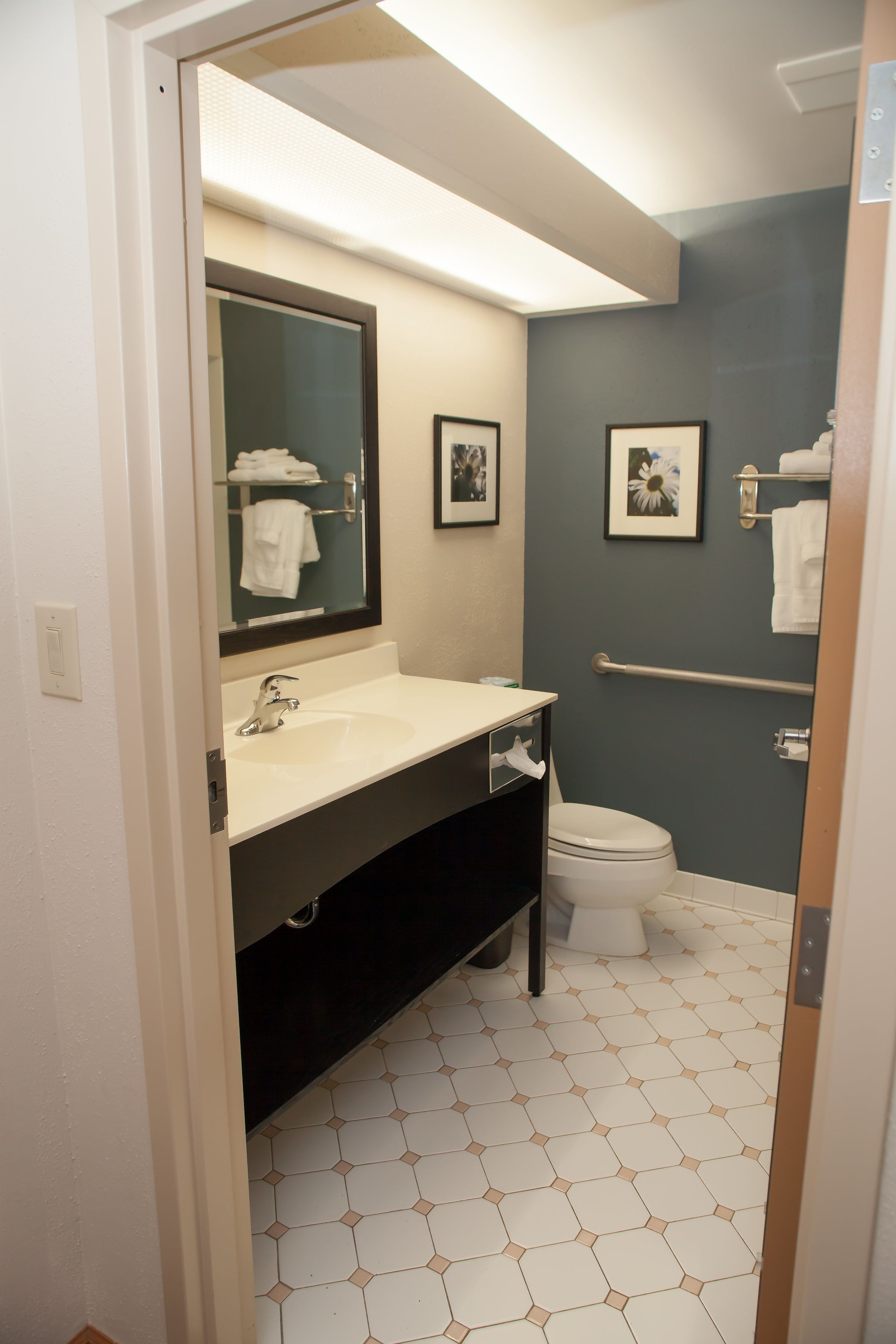 superior room | bathroom | designer toiletries, hair dryer, towels