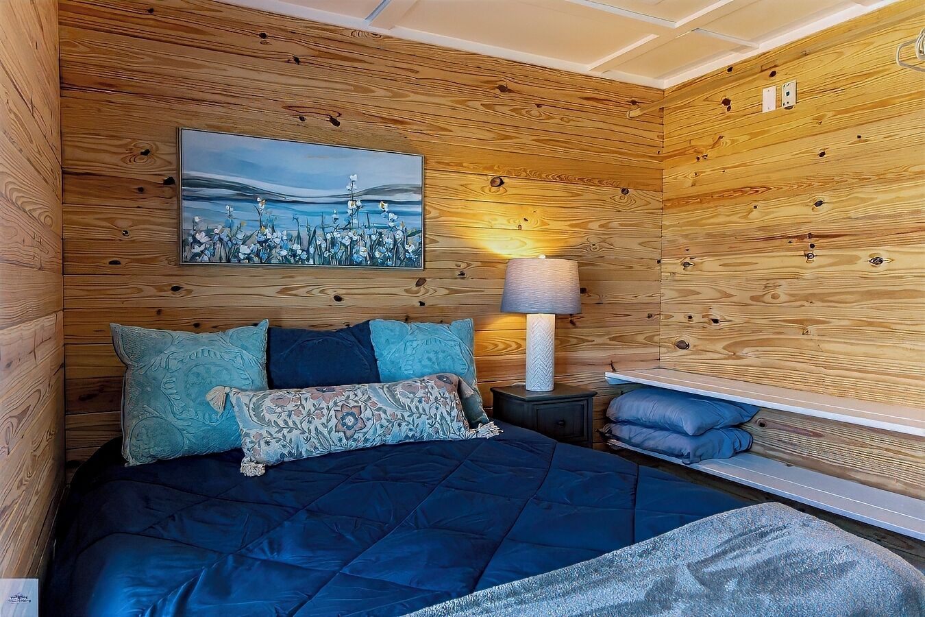 Queen's Quarters, 2 Bedrooms, Kitchen, Beachfront | 1 bedroom, bed sheets