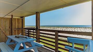 Queen's Quarters, 2 Bedrooms, Kitchen, Beachfront | Terrace/patio