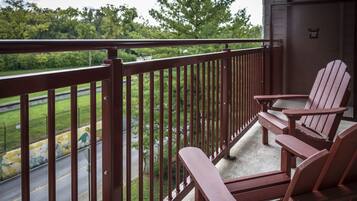 Comfort Room, 1 King Bed (Room 302) | View from room