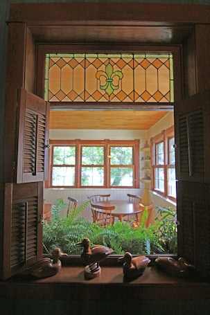 Interior detail. Fairmount Bed & Breakfast