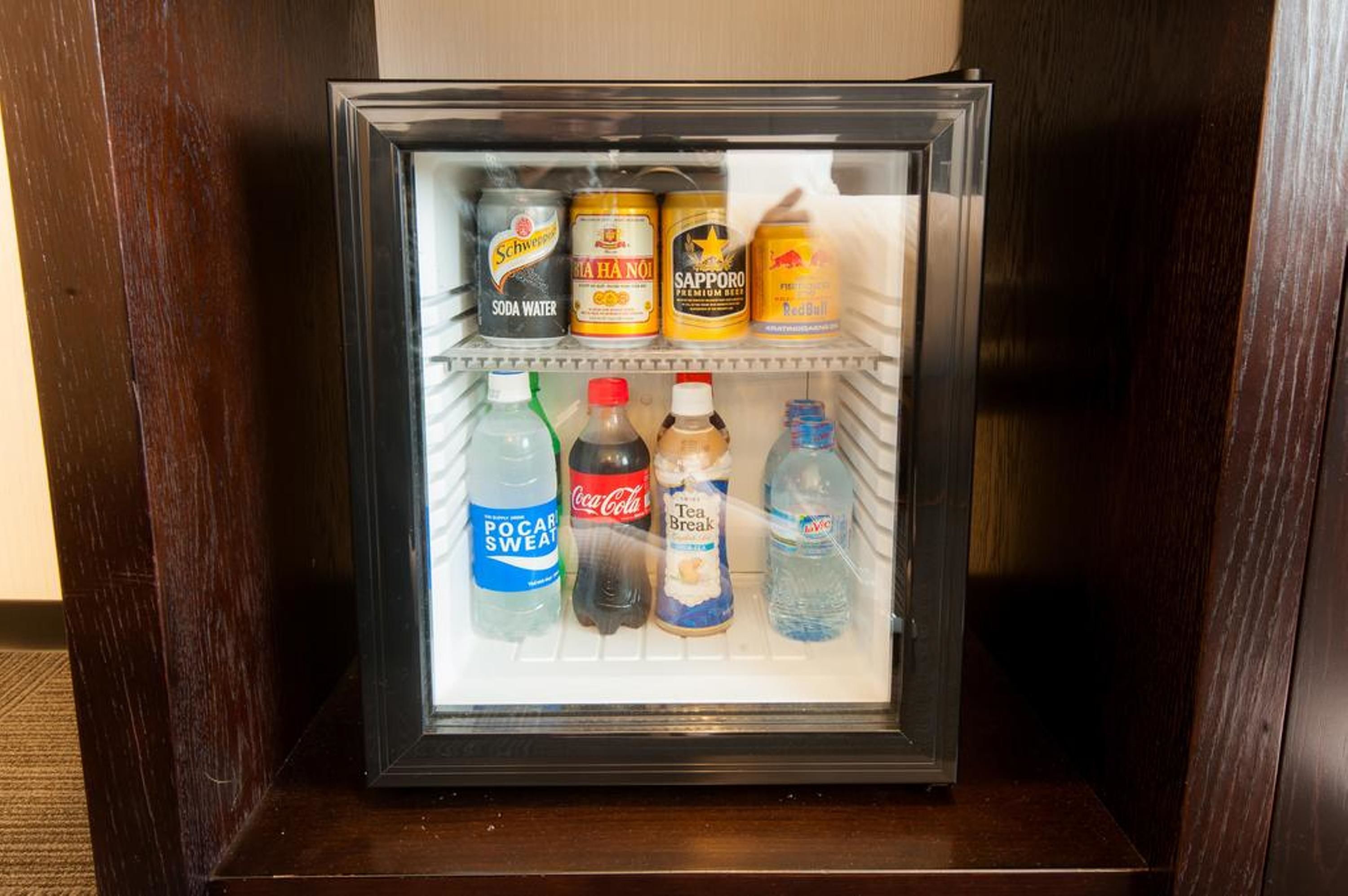 premium bedding, free minibar items, in-room safe, desk