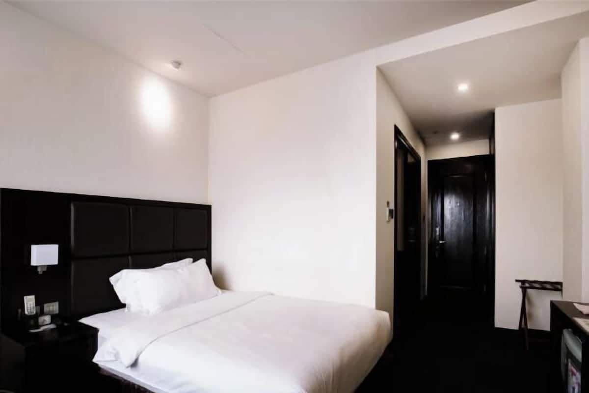 Peralatan tempat tidur premium, item bar mini percuma