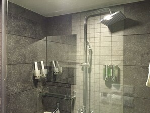 Bathroom shower - Seasons Hotel - Causeway Bay (Hong Kong)