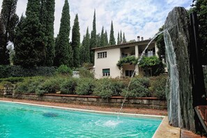 Outdoor pool, pool loungers - Villa Sargiano (Arezzo)