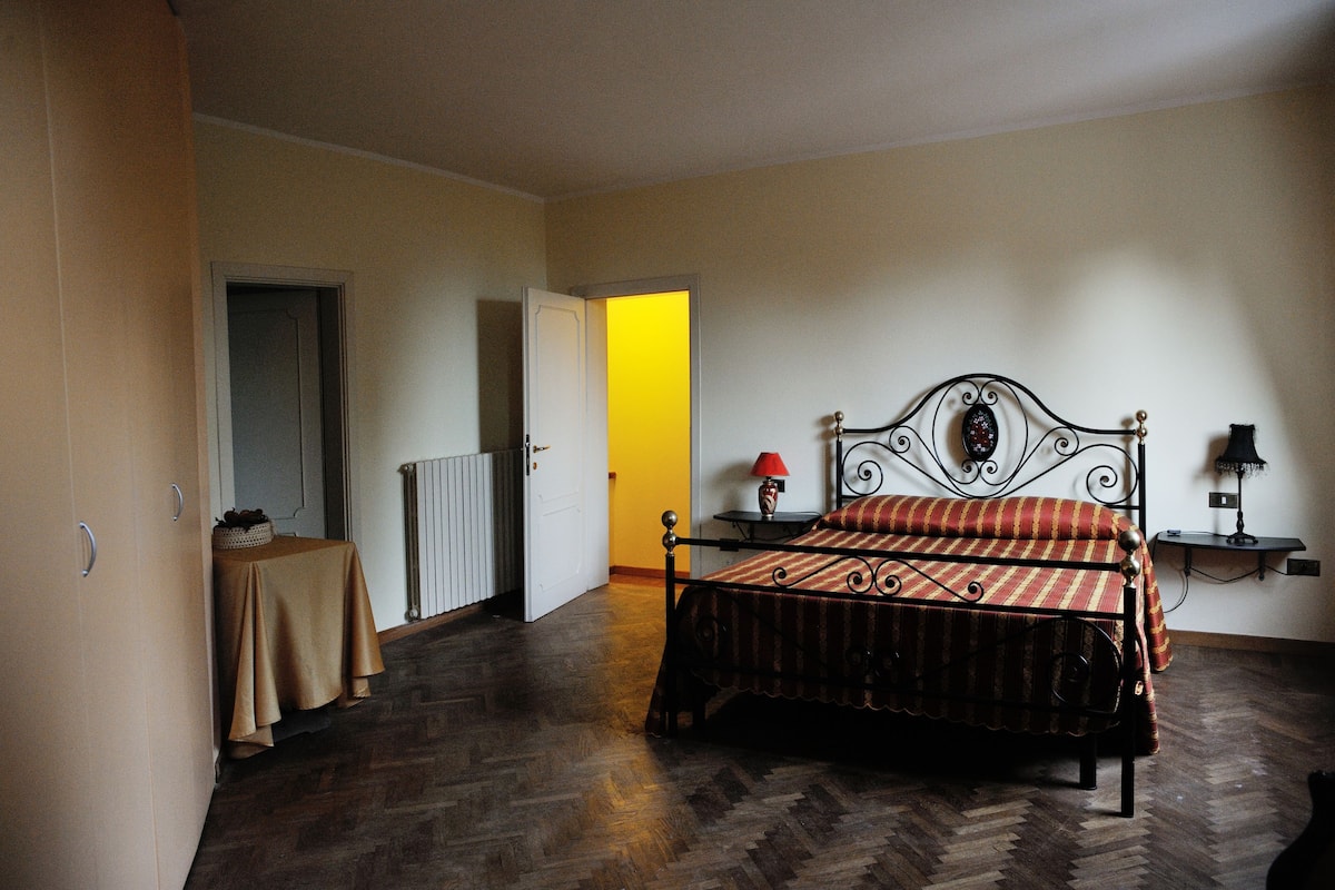 2 slaapkamers, luxe beddengoed, bedden met traagschuimmatras
