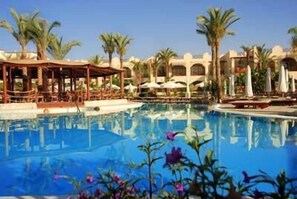 8 outdoor pools, pool umbrellas, sun loungers - The Grand Hotel Sharm El Sheikh (Sharm El Sheikh)