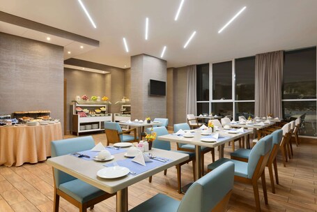 TRYP by Wyndham Abu Dhabi City Centre - Image 21