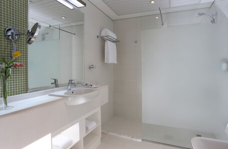 TRYP by Wyndham Abu Dhabi City Centre - Image 22