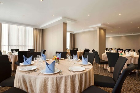 TRYP by Wyndham Abu Dhabi City Centre - Image 25