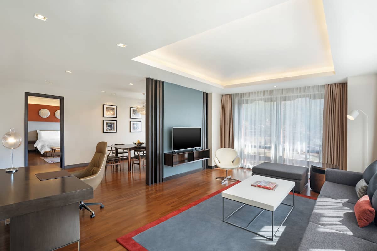 1 phòng ngủ, bộ đồ giường cao cấp, minibar, két bảo mật tại phòng 