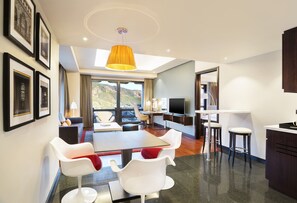 1 bedroom, premium bedding, minibar, in-room safe - Le Meridien Thimphu (Thimphu)