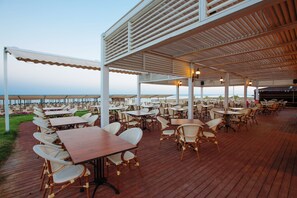 3 restaurants servant le petit déjeuner, spécialités Cuisine italienne