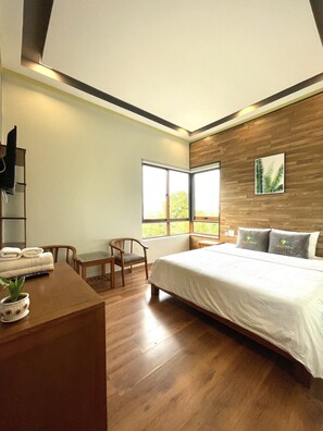 Family Villa, 5 Bedrooms | Desk, soundproofing, free WiFi, bed sheets - Phu Quoc Village (Phu Quoc)