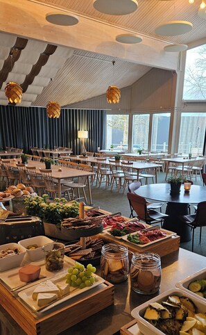 Desayuno buffet incluido todos los días