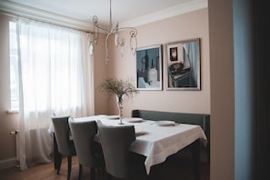 Premium bedding, in-room safe, individually decorated - Aparthotel Wooden Villa (Jurmala)