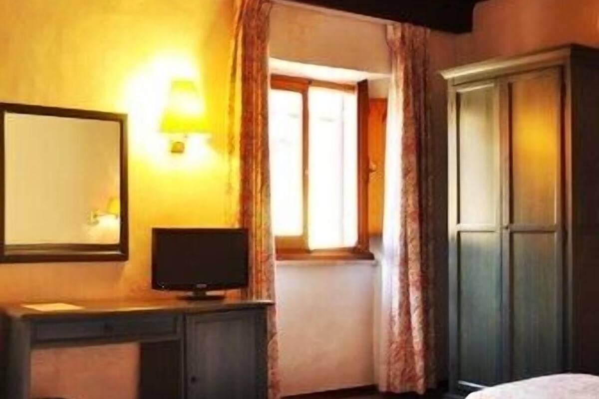 basic room | 1 bedroom, minibar, desk, free wifi