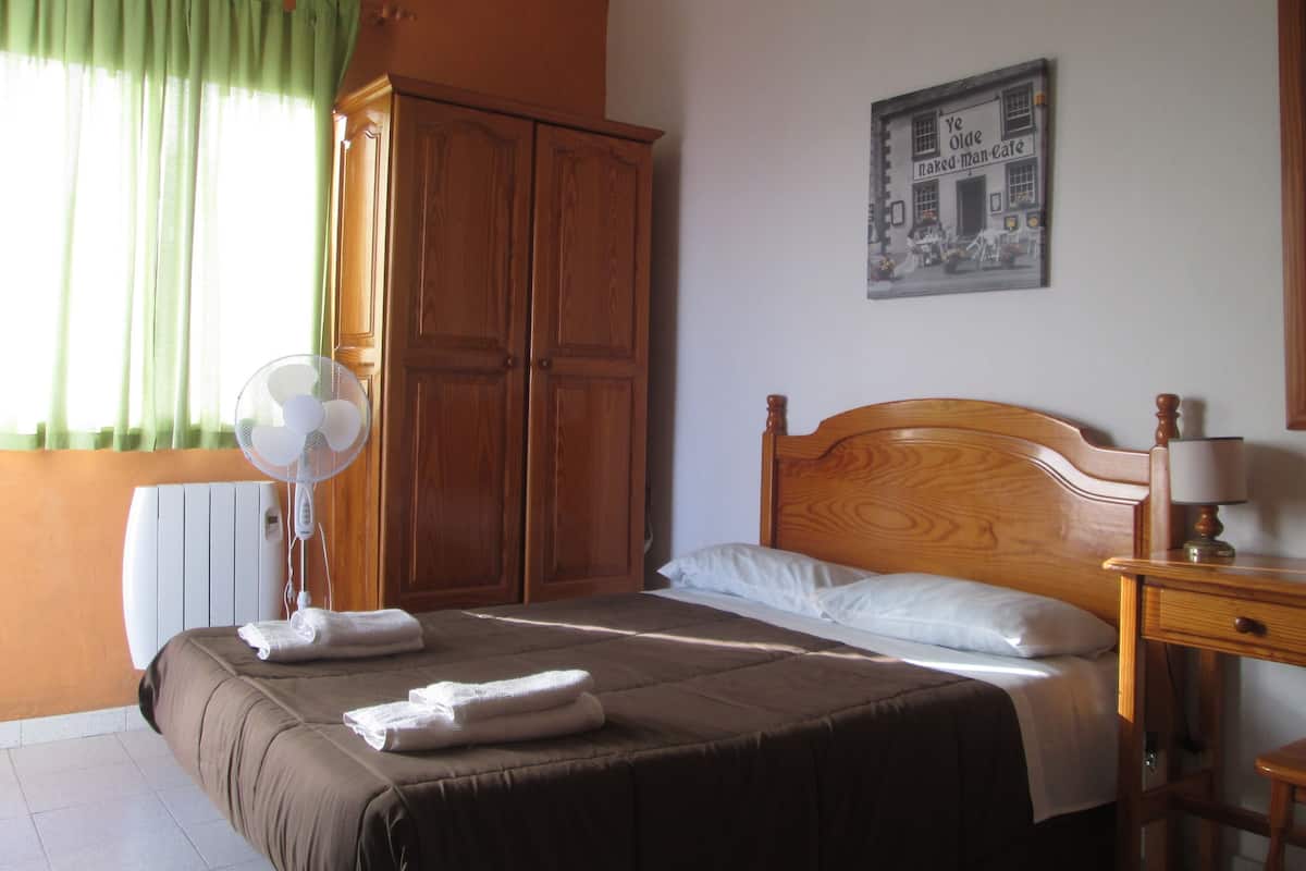 Panoramic Studio, 1 Double Bed, Kitchenette | 1 bedroom, down duvets, desk, iron/ironing board