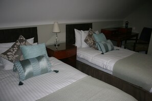 Twin Room | Premium bedding, desk, iron/ironing board, free WiFi