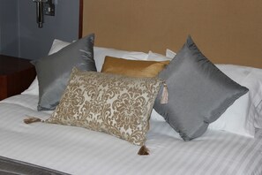 Premium bedding, desk, iron/ironing board, free WiFi