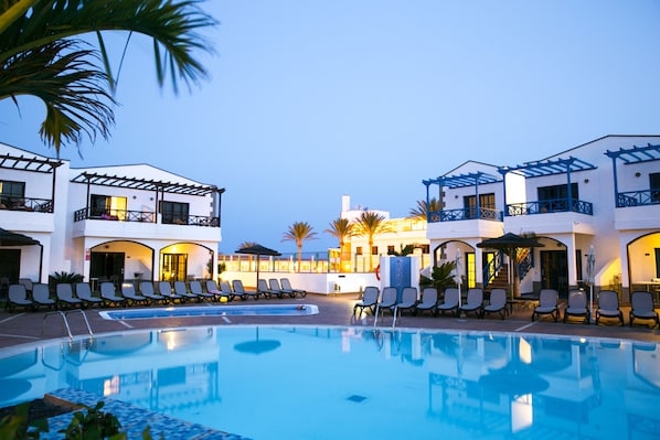 2 outdoor pools, pool umbrellas, sun loungers