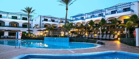 2 outdoor pools, pool umbrellas, sun loungers