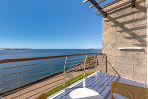 Näkymä rannalle/valtamerelle