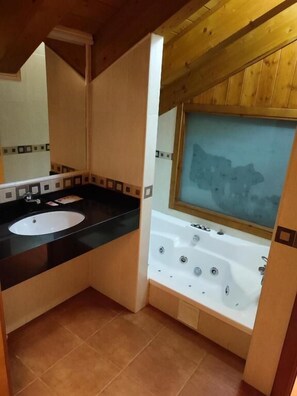 Deluxe appartement | Badkamer | Gratis toiletartikelen, een haardroger, een bidet, handdoeken