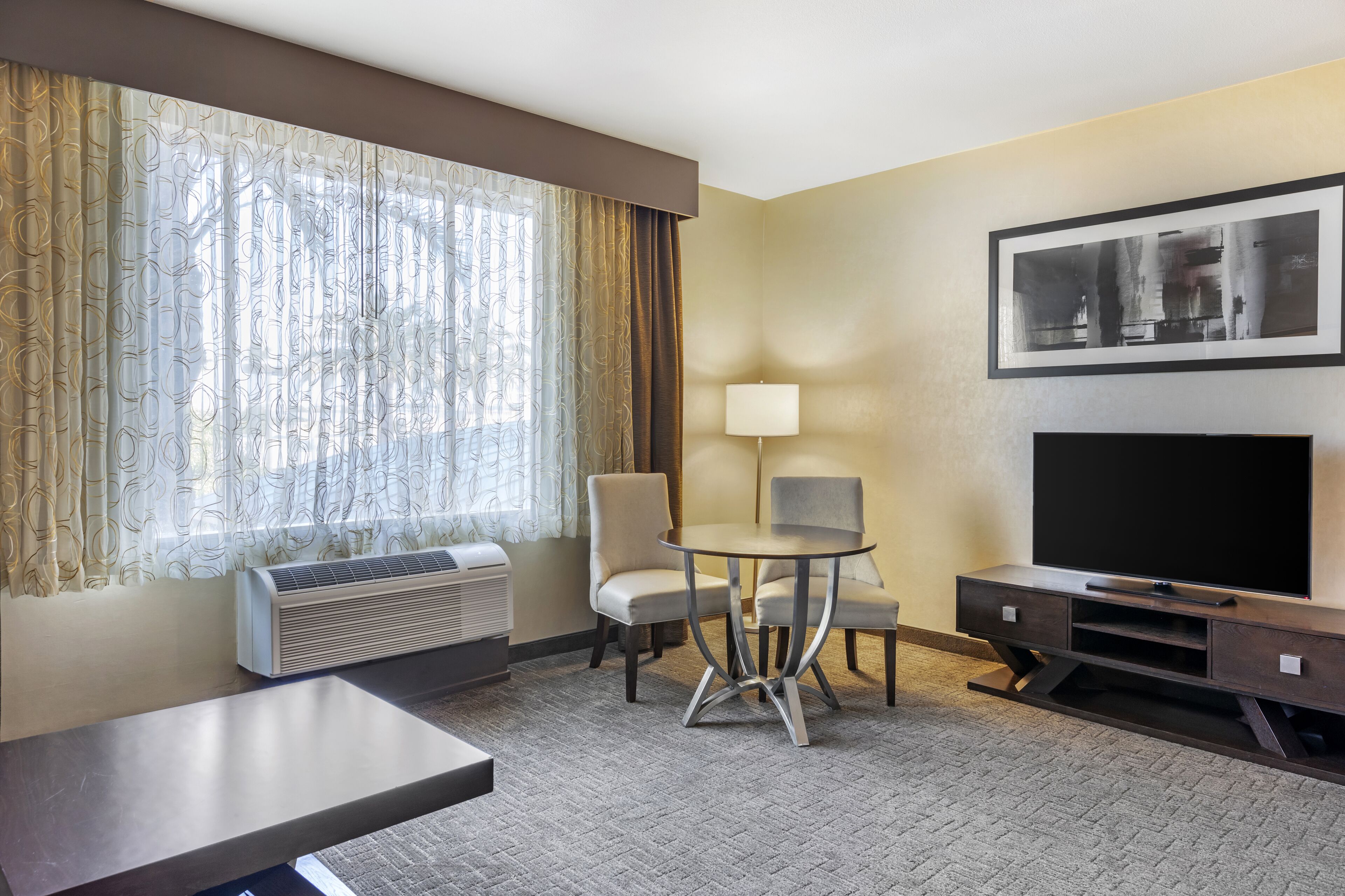 suite, 1 bedroom | memory-foam beds, in-room safe, iron/ironing board