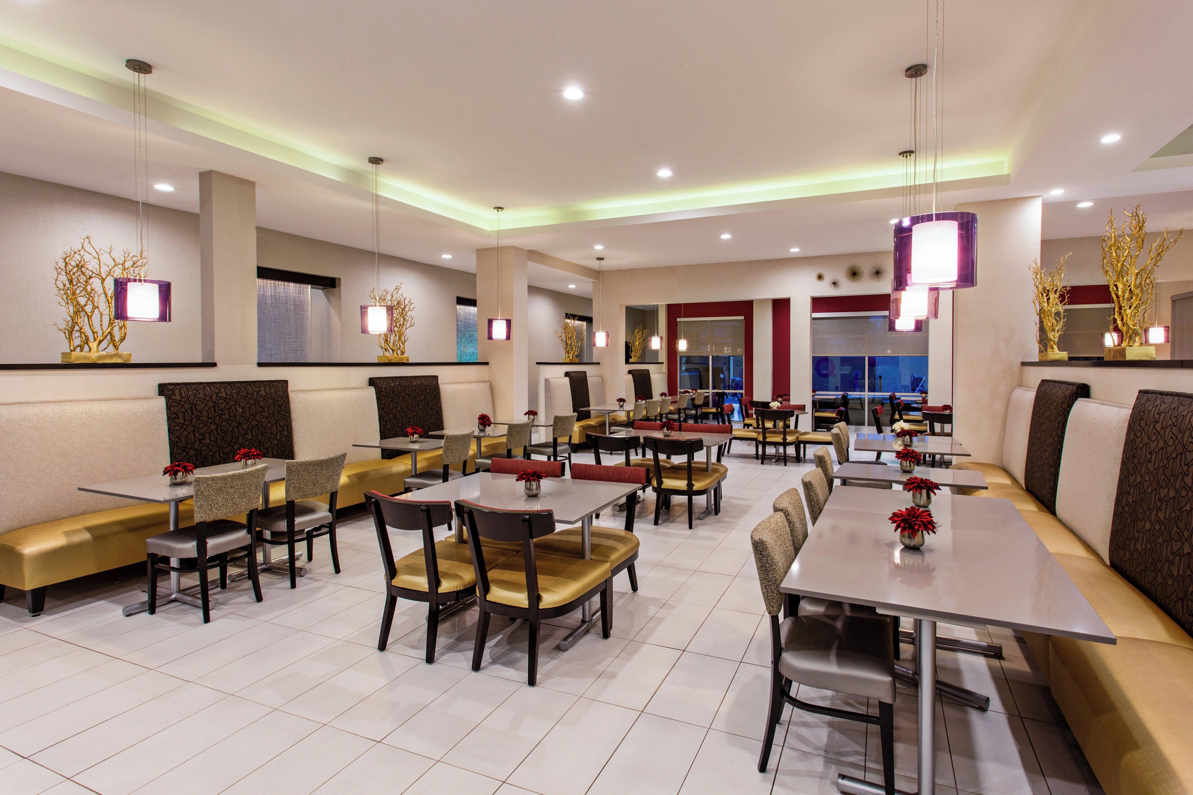 Photo - Holiday Inn Express & Suites Anaheim Resort Area by IHG